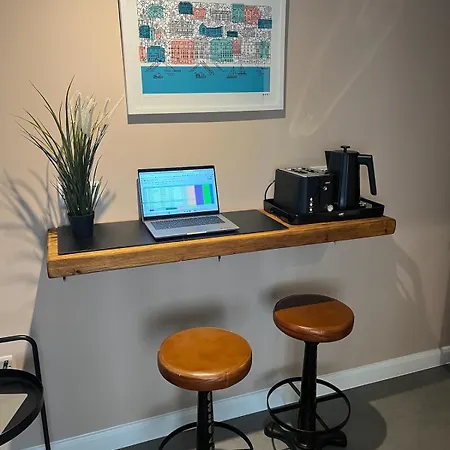 Cosy Boutique Retreat, Courtyard & Free Parking Bristol
