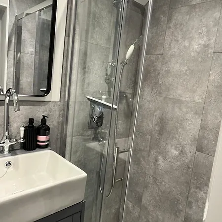 Cosy Boutique Retreat, Courtyard & Free Parking * Bristol